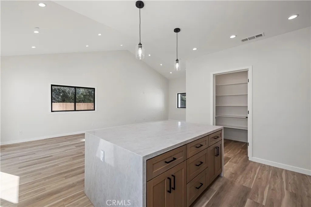 4208 New York Ave, La Crescenta, California 91214 home-pic-15