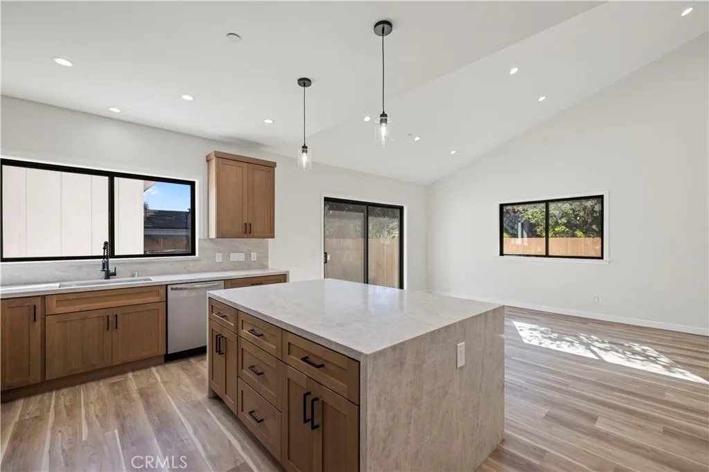 4208 New York Ave, La Crescenta, California 91214 home-pic-14