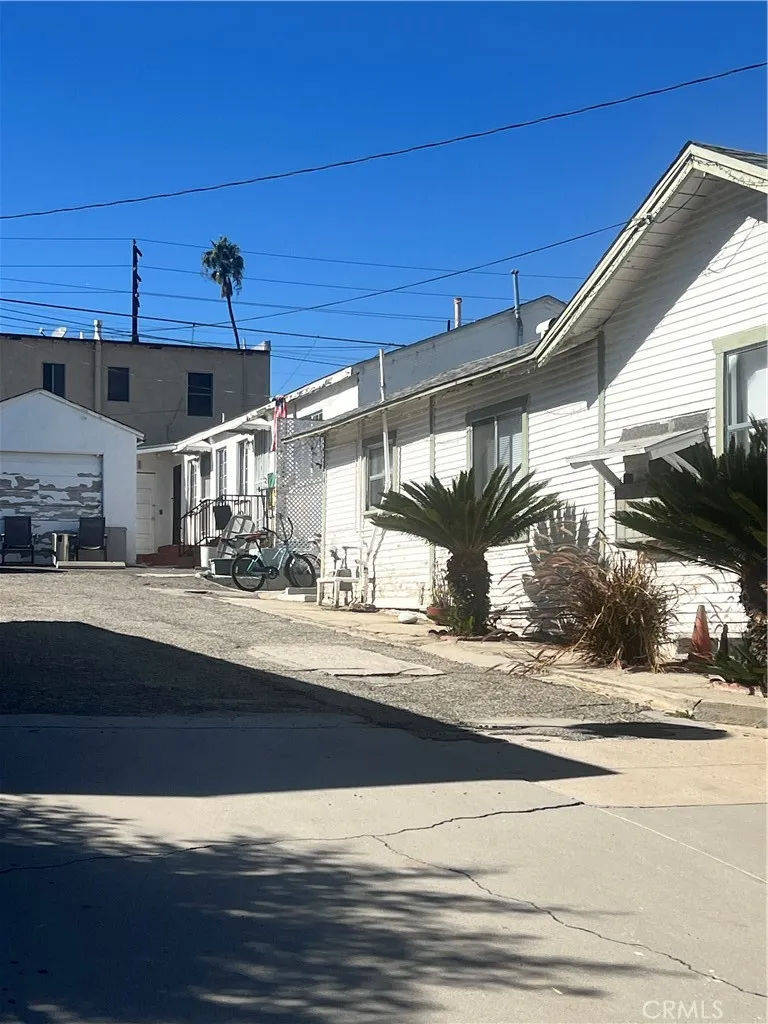 459 S Sydney Drive, East Los Angeles, California 90022 home-pic-4