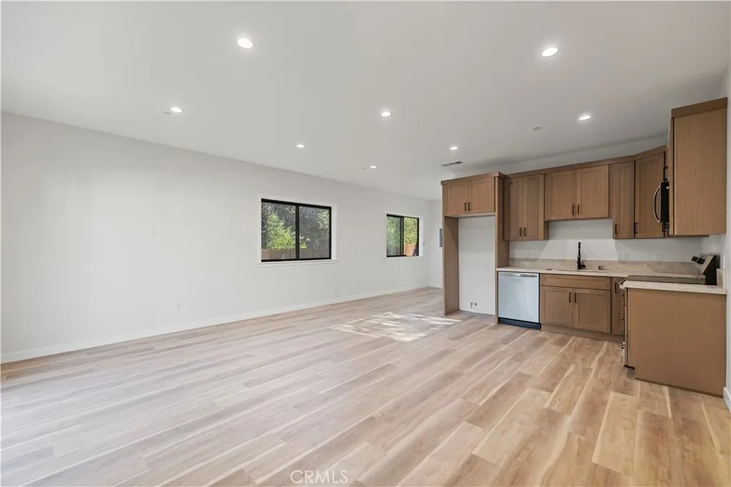 4210 New York Ave, La Crescenta, California 91214 home-pic-33