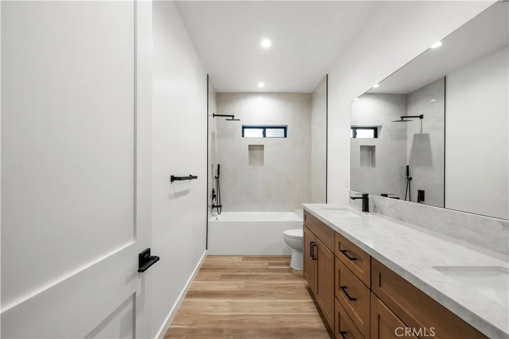 4210 New York Ave, La Crescenta, California 91214 home-pic-15