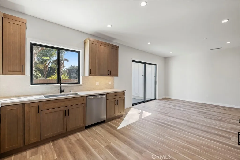 4210 New York Ave, La Crescenta, California 91214 home-pic-9