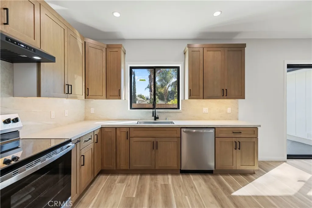 4210 New York Ave, La Crescenta, California 91214 home-pic-10
