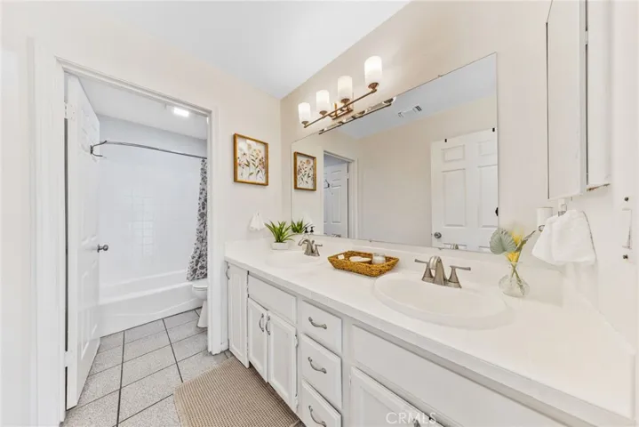 1732 E 61st, Los Angeles, California 90001