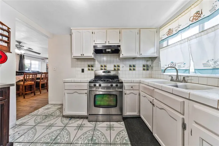 1732 E 61st, Los Angeles, California 90001