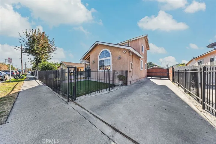 1732 E 61st, Los Angeles, California 90001