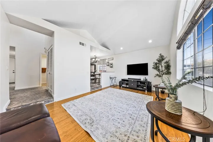1732 E 61st, Los Angeles, California 90001