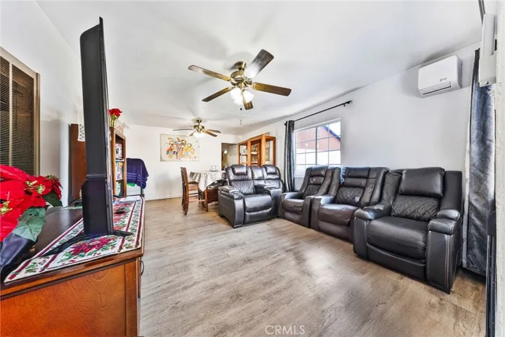 1732 E 61st, Los Angeles, California 90001