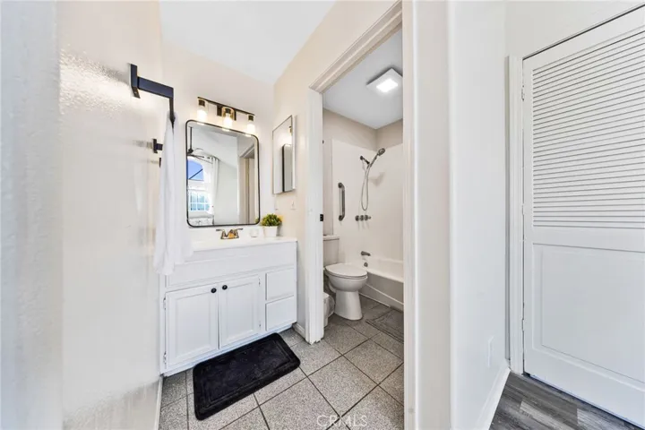 1732 E 61st, Los Angeles, California 90001