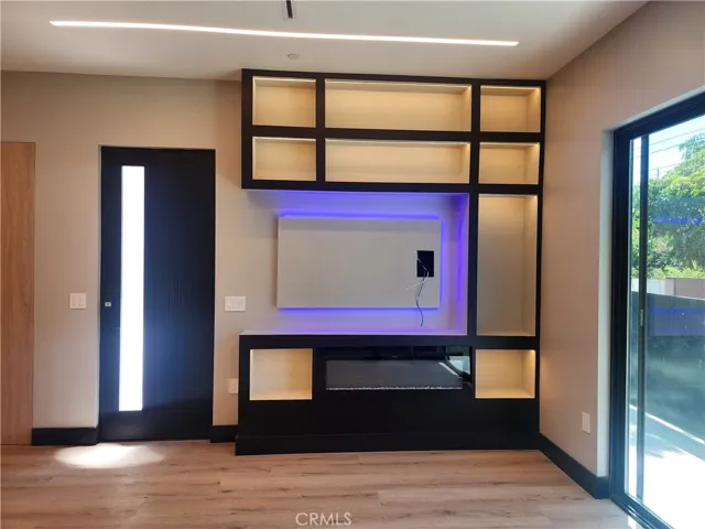 20520 Sherman Way, Winnetka, California 91306