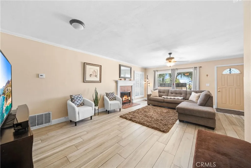 1136 Calle Adra, Duarte, California 91010 home-pic-11