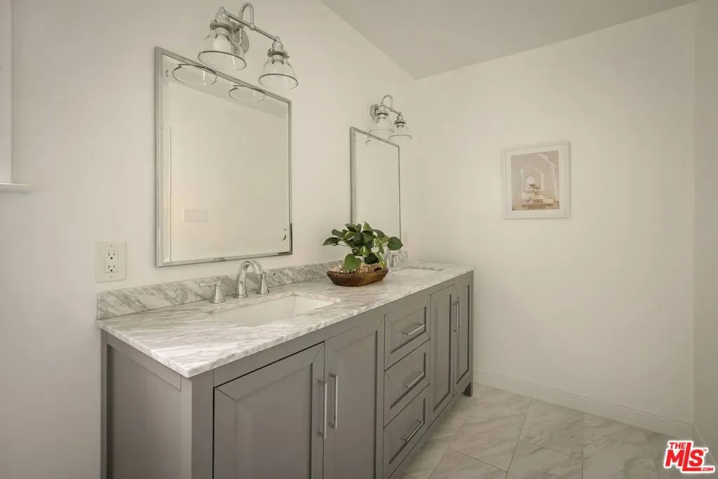 1209 Appleton Way, Venice, California 90291 home-pic-28