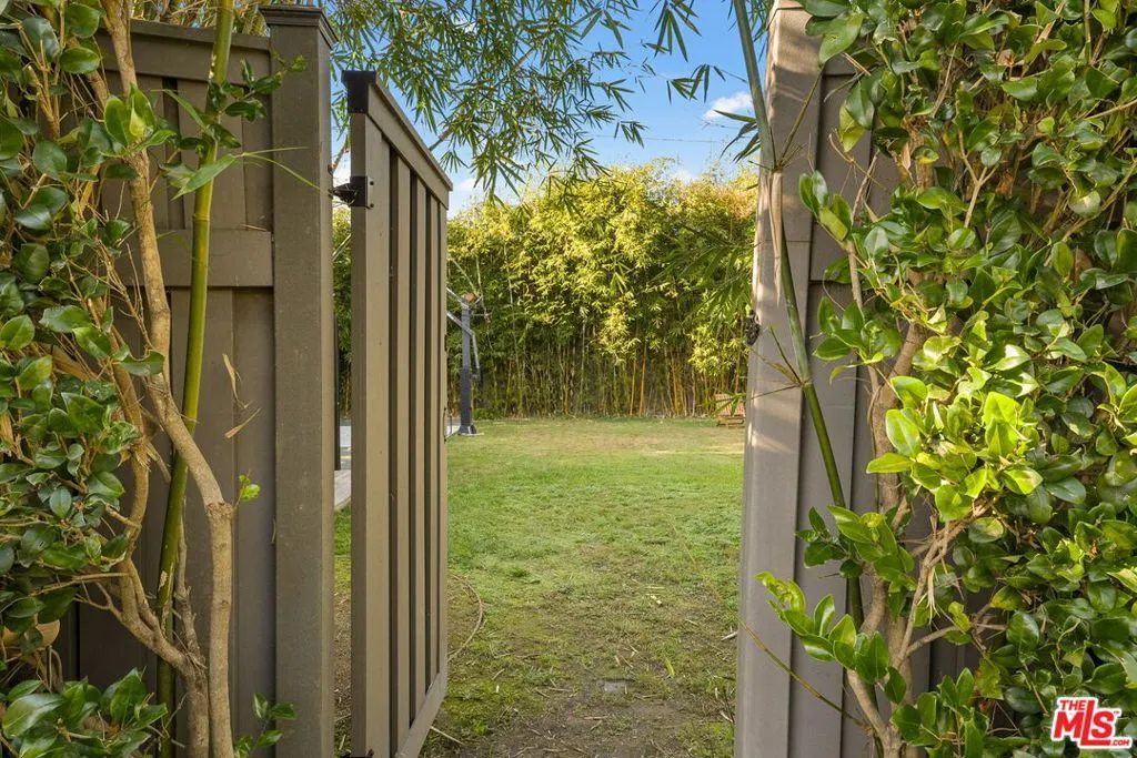 1209 Appleton Way, Venice, California 90291 home-pic-37