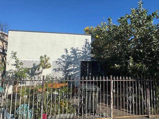 6208 Santa Fe, Huntington Park, California 90255 home-pic-0