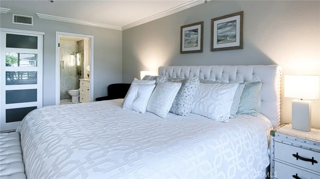 220 Nice Lane 215, Newport Beach, California 92663 home-pic-10