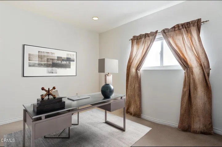 Office final_composition_2ebf671a-94cf-4