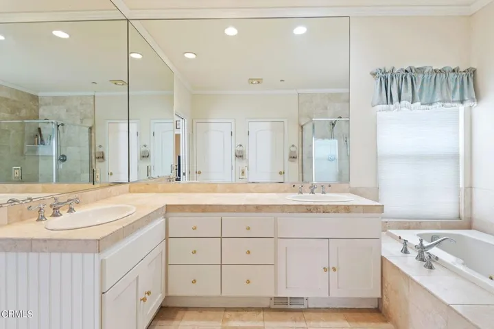 19-web-or-mls-19 - Priimary Bathroom