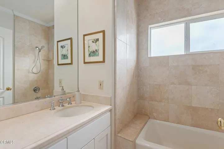 24-web-or-mls-24 - Bathroom 3