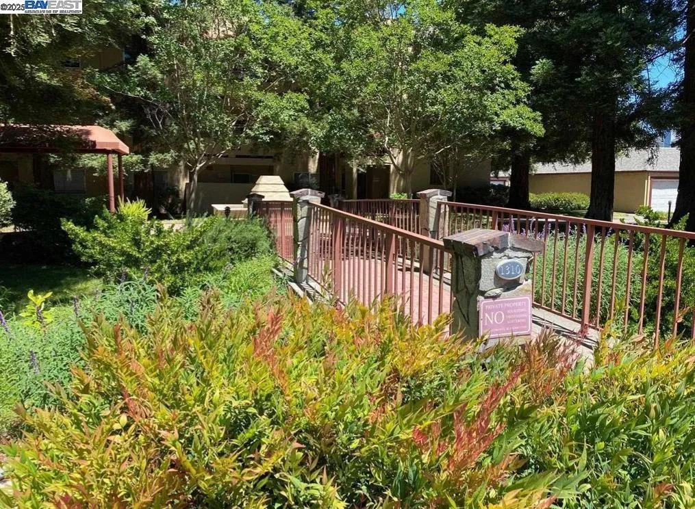 1310 Walden Rd 11, Walnut Creek, California 94597 home-pic-23