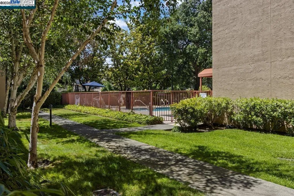 1310 Walden Rd 11, Walnut Creek, California 94597 home-pic-21