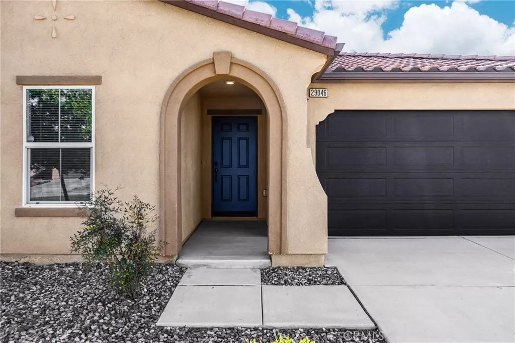 29046 Delores Lane, Winchester, California 92596 home-pic-2