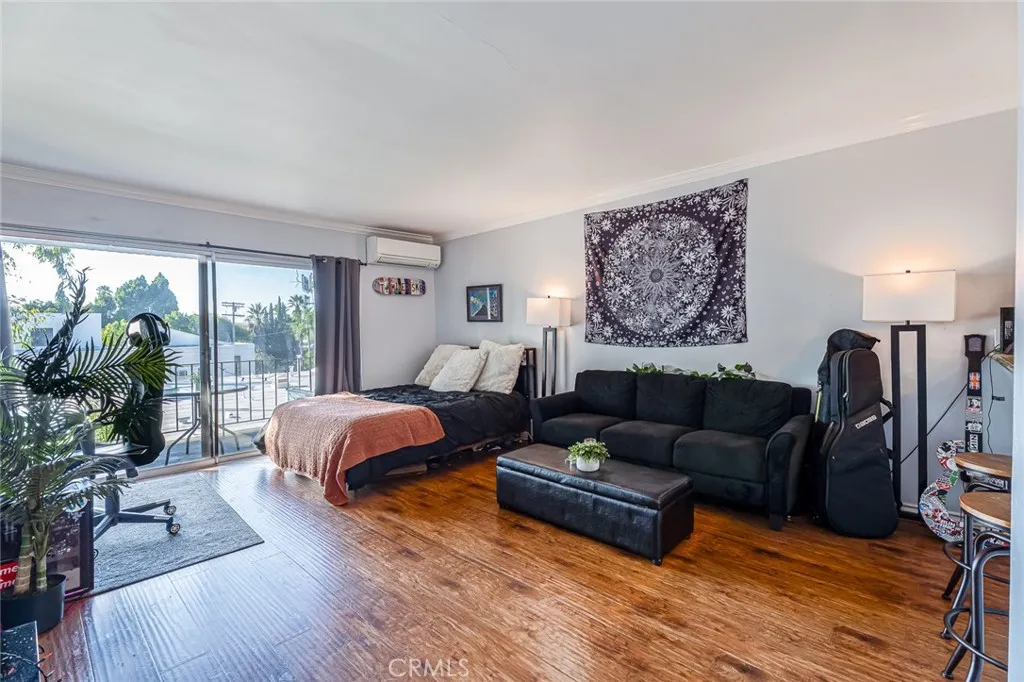 15344 Weddington, Sherman Oaks, California 91411 home-pic-2