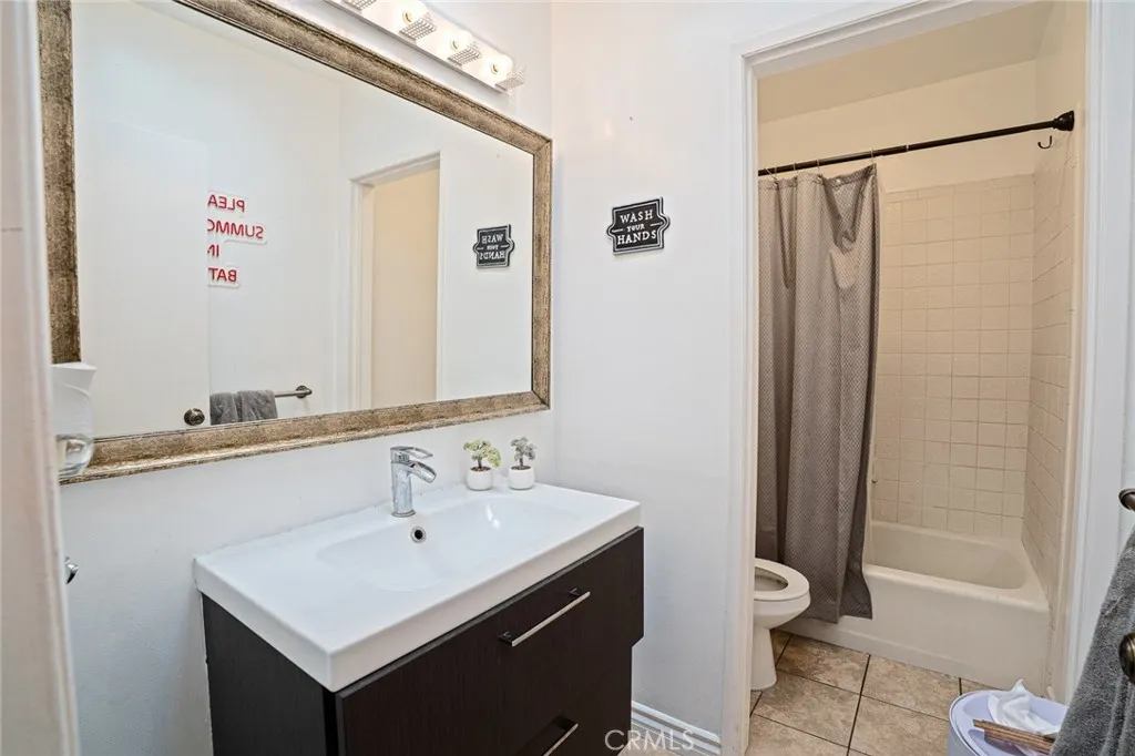 15344 Weddington, Sherman Oaks, California 91411 home-pic-8