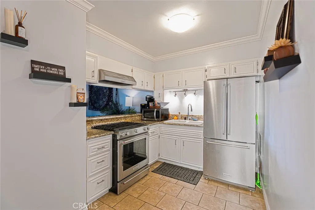15344 Weddington, Sherman Oaks, California 91411 home-pic-7