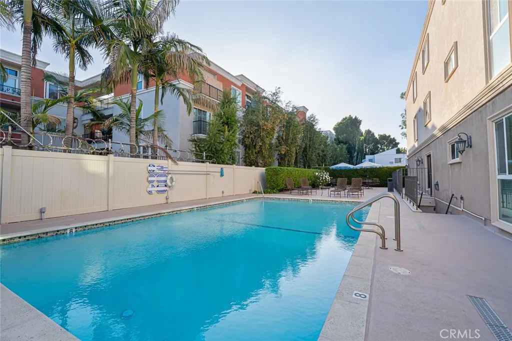 15344 Weddington, Sherman Oaks, California 91411 home-pic-12