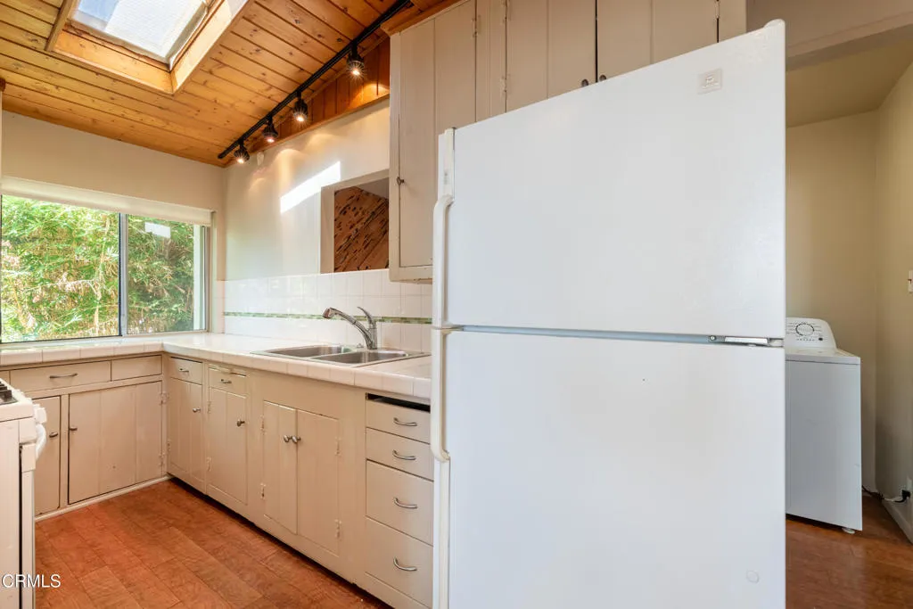 265 W Grandview Avenue, Sierra Madre, California 91024 home-pic-13
