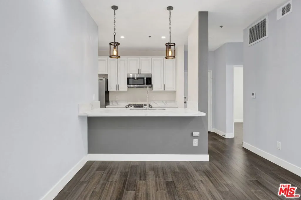 156 S Oak Knoll Avenue 101, Pasadena, California 91101 home-pic-7