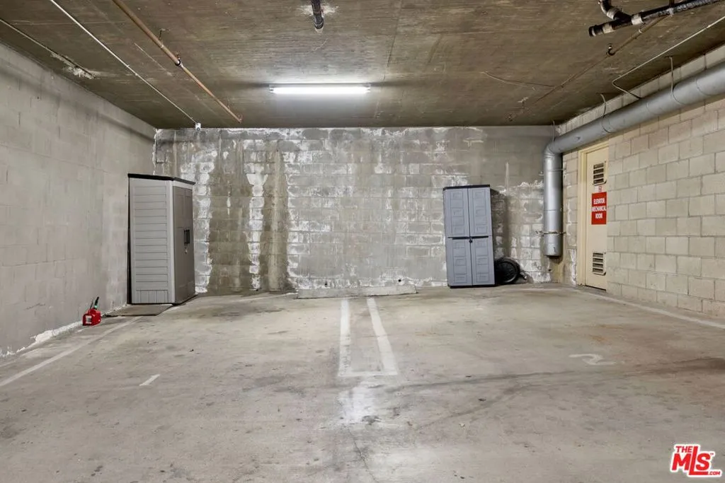 156 S Oak Knoll Avenue 101, Pasadena, California 91101 home-pic-27