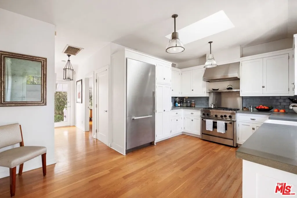 2621 Grandview Avenue, Venice, California 90291 home-pic-9