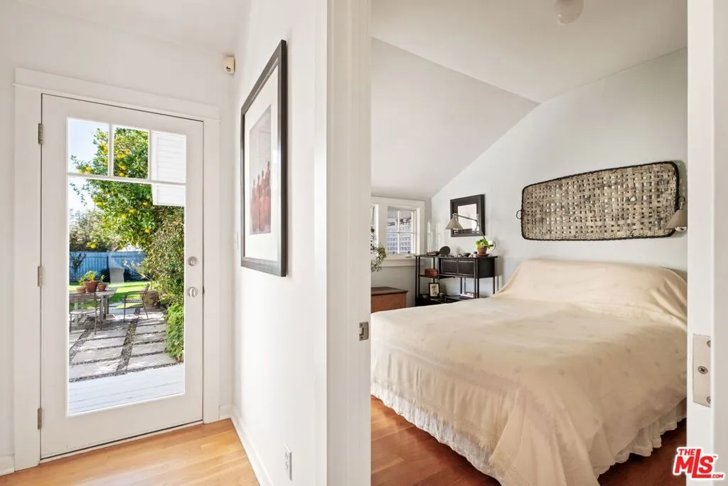 2621 Grandview Avenue, Venice, California 90291 home-pic-26