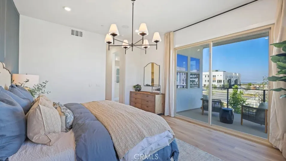 725 Walnut Terrace, Montebello, California 90640 home-pic-14