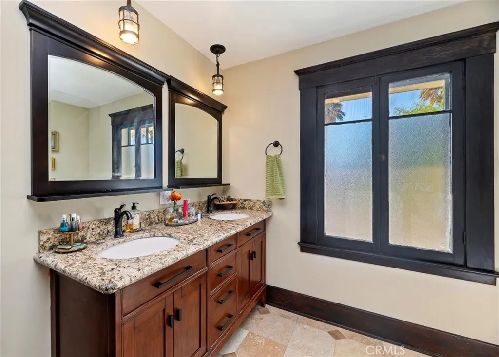 4161 University, Riverside, California 92501 home-pic-34