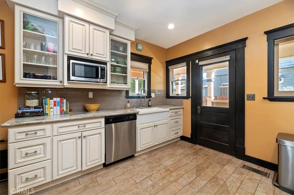 4161 University, Riverside, California 92501 home-pic-21