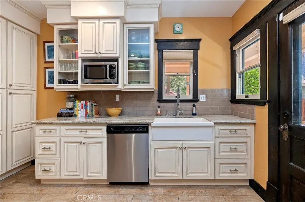 4161 University, Riverside, California 92501 home-pic-20