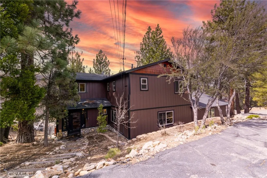 620 Villa Grove, Big Bear City, California 92315 home-pic-5