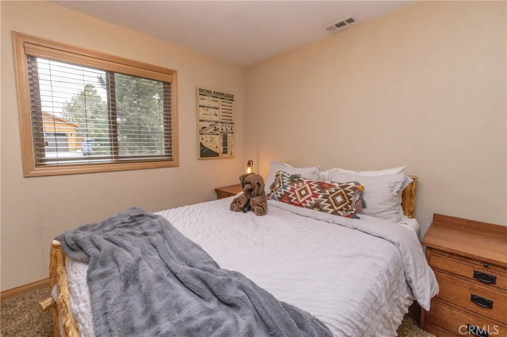 620 Villa Grove, Big Bear City, California 92315 home-pic-22