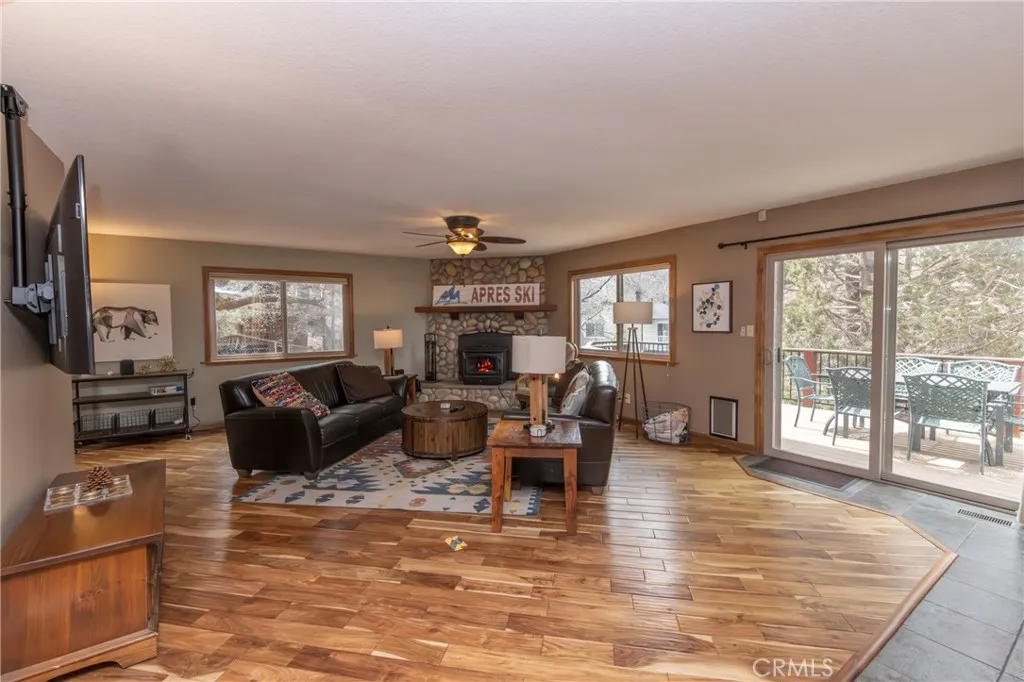 620 Villa Grove, Big Bear City, California 92315 home-pic-13
