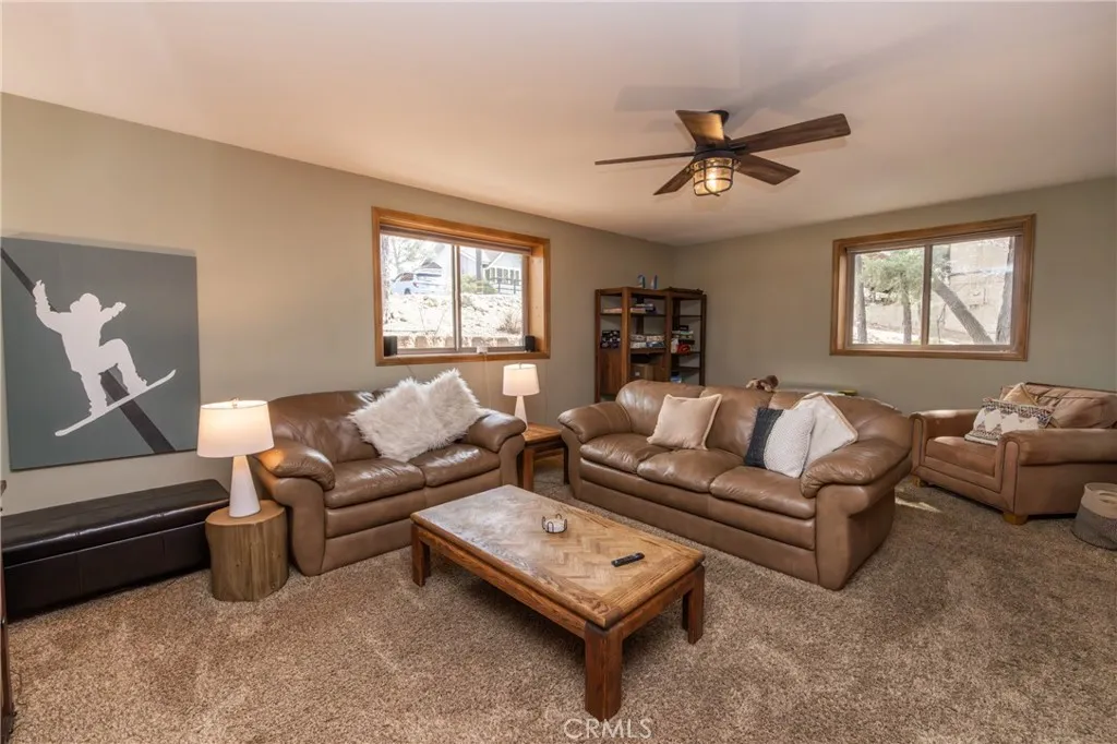 620 Villa Grove, Big Bear City, California 92315 home-pic-4