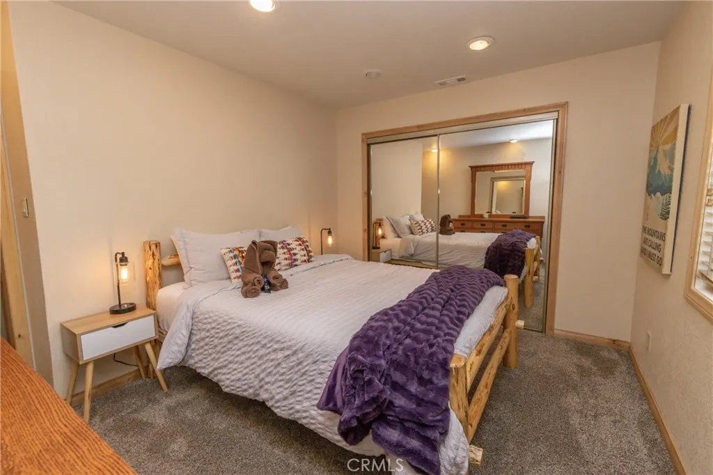 620 Villa Grove, Big Bear City, California 92315 home-pic-25
