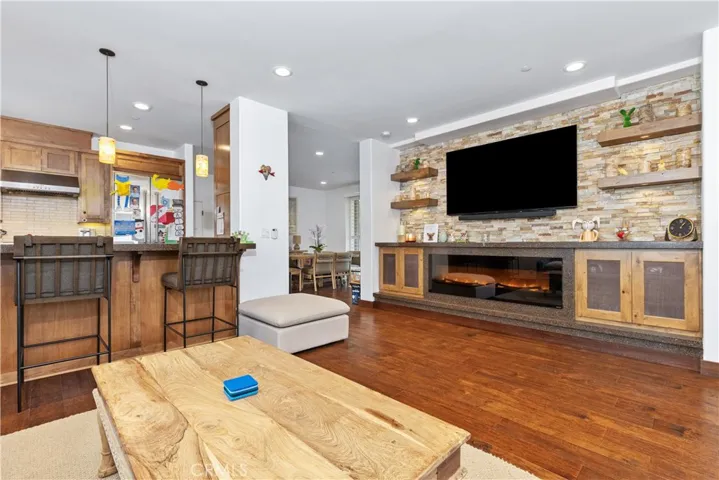 871 Islay, San Luis Obispo, California 93401