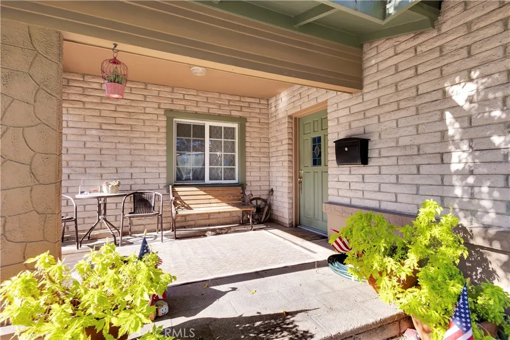 815 E Magnolia, Burbank, California 91501 home-pic-2