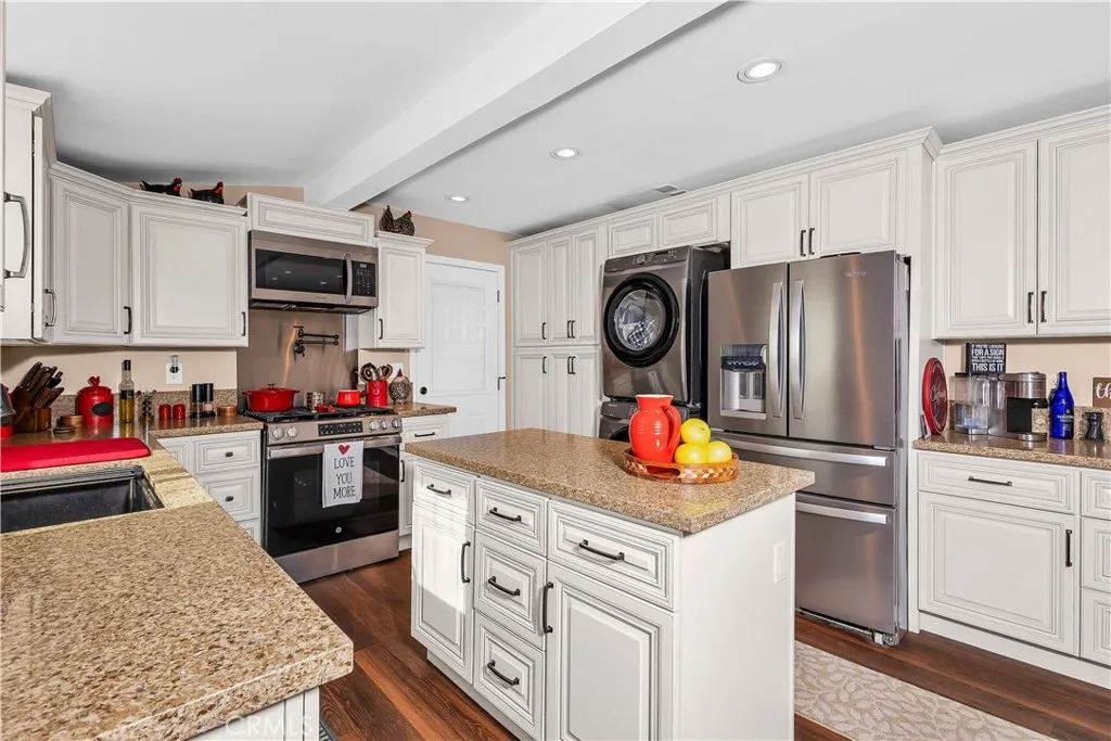 815 E Magnolia, Burbank, California 91501 home-pic-16