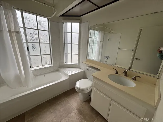 3023 Langs Bay 66, Costa Mesa, California 92626