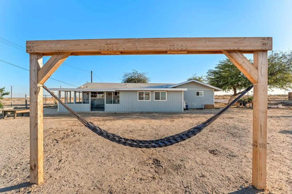 2497 Shore Isle Avenue, Thermal, California 92274 home-pic-10