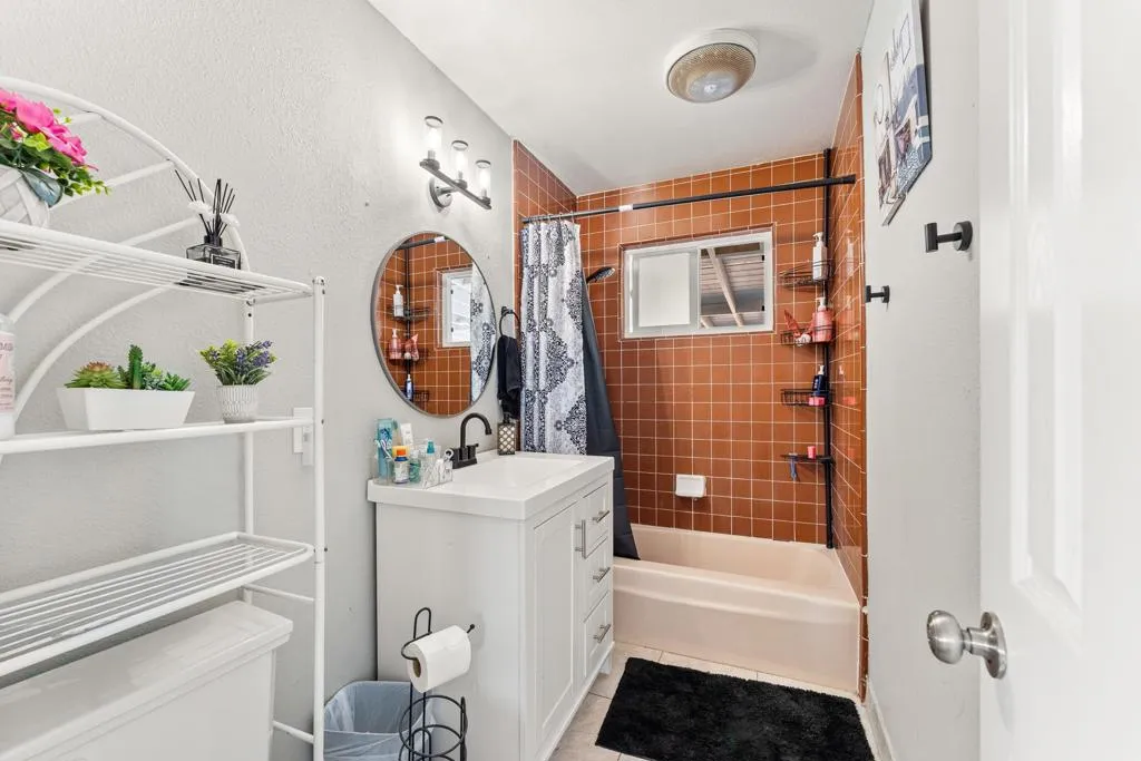 2497 Shore Isle Avenue, Thermal, California 92274 home-pic-30