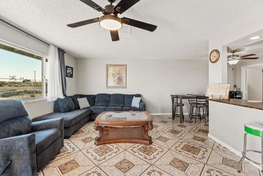 2497 Shore Isle Avenue, Thermal, California 92274 home-pic-18